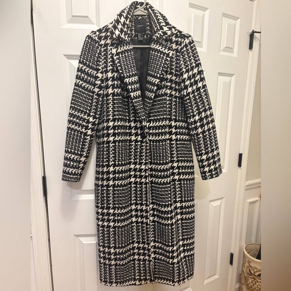 Forever 21 Monochrome Houndstooth Trench Coat